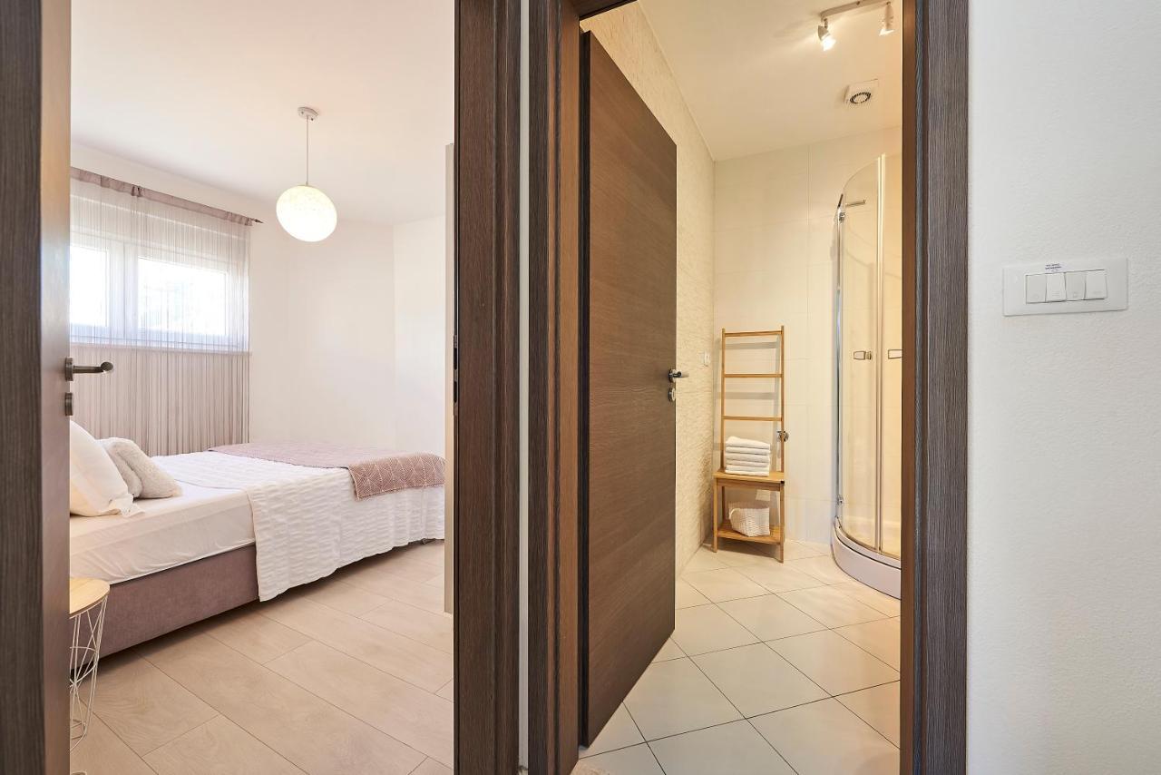 Apartmani Sara I Klara Trogir Exterior photo