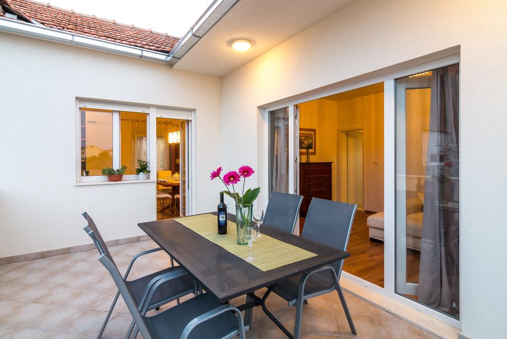 Apartmani Sara I Klara Trogir Exterior photo
